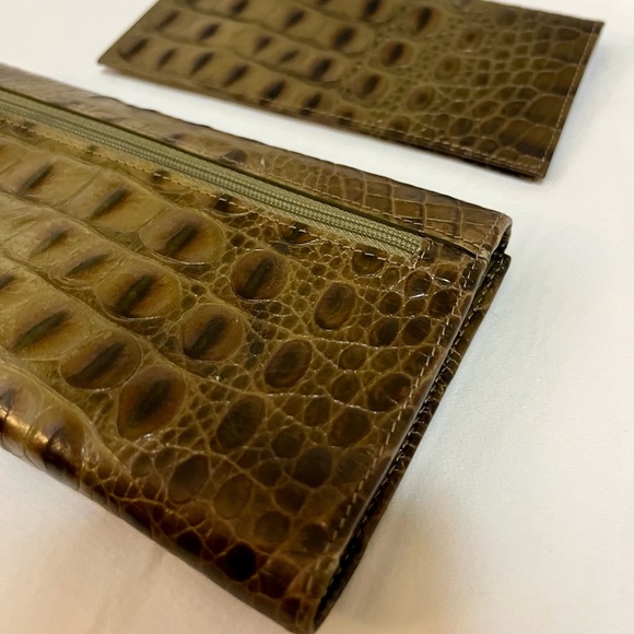 Brahmin Olive Crocodile Embossed Wallet Set - Picture 8 of 15